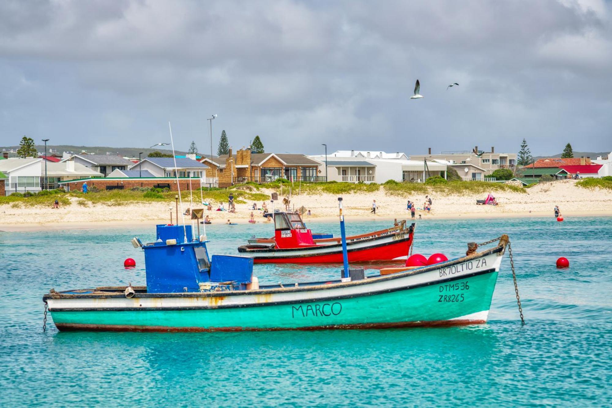 Land'S Edge Eco Friendly Cottages And Apartments Struisbaai Exterior foto