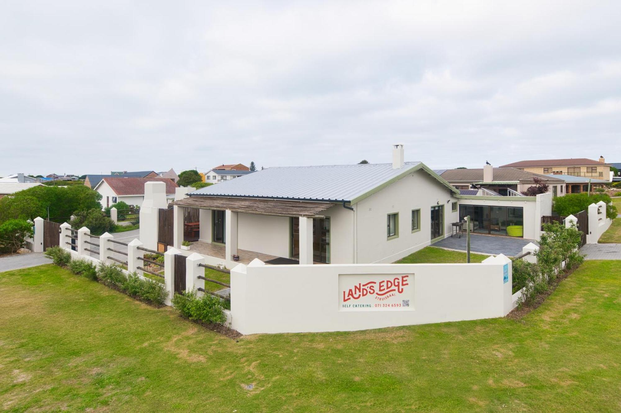 Land'S Edge Eco Friendly Cottages And Apartments Struisbaai Exterior foto